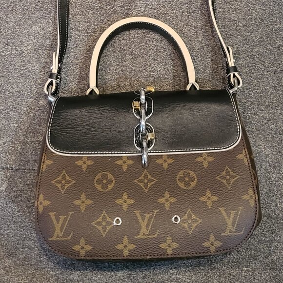 AUTHENTIC  LOUIS  VUITTON CHAIN IT MONOGRAM CANVAS SHOULDER BAG  CROSSBODY - Picture 2 of 6